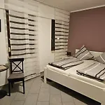 Hotel Alt Cues