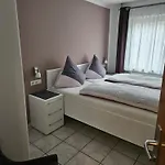 Hotel Alt Cues