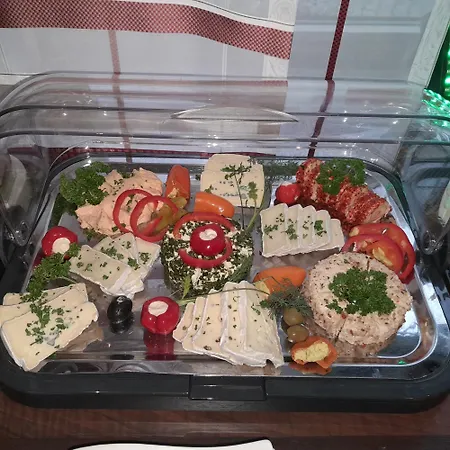 מלון Alt Cues 3*